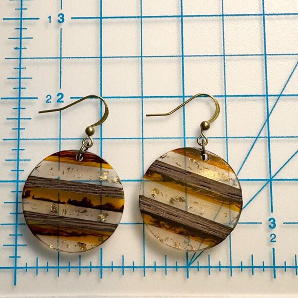 New Handmade Retro Walnut Gold Leaf Resin Boho Circle Earrings - Picture 4 of 7